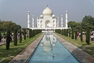 Taj Mahal Tomb, UNESCO World Heritage Site, Agra, Uttar Pradesh, India, Asia, Famous mausoleum by