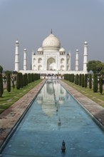 Taj Mahal Tomb, UNESCO World Heritage Site, Agra, Uttar Pradesh, India, Asia, Famous mausoleum by