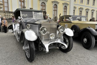 Rolls-Royce Silver Ghost, USA, from model year 1921, Elegant silver-green classic car with open top