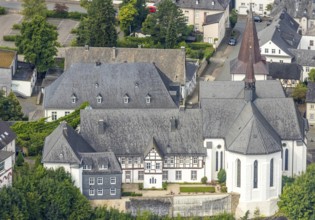 Aerial view, catholic provost church St. Laurentius, half-timbered house, Arnsberg, Ruhr area,
