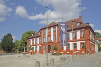 Baroque hunting lodge built in 1750, flag, Bad Rodach, Upper Franconia, Franconia, Bavaria, Germany