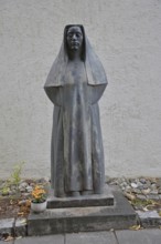 Monument to the Jewish woman's rights activist and philosopher Edith Stein by Wilhelm Uhlig,