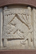 Little Red Riding Hood and the Bad Wolf, relief, bed, fairy tale figure, fairy tale, fairy tale