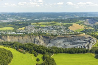 Aerial view, Heinrich Ebel GmbH quarry, Habbel plant, Habbeler Bach, residential area, Müschede