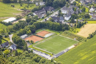 Aerial view, football stadium TUS Rumbeck and tennis courts Mescheder Straße, Rumbeck, Arnsberg,