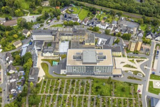 Aerial view, Alexianer Klinikum Hochsauerland - Karolinen-Hospital Hüsten, Kath. cemetery St.