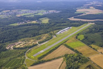 Aerial photo, Arnsberg-Menden airfield, runway and landing strip, Luftsportclub Arnsberg e.V.,