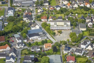 Aerial view, Urbanusschule with schoolyard, Voßwinkel, Arnsberg, Ruhr area, North Rhine-Westphalia,