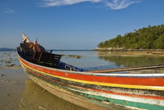 Longtail boat impressions in Siam Bay on Racha Yai Island off the southern tip of the Thai holiday