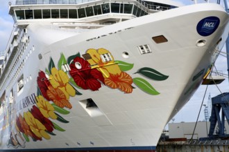 Cruise ship, Pride of Hawaii, newbuilding, Meyer shipyard, Papenburg, delivery voyage, Ems, North
