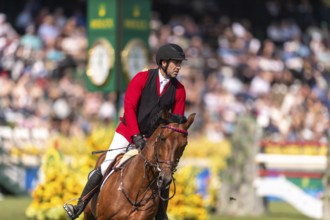 Pedro Pasquel of Mexico, riding Chakkalou PS, competes in the first round of the 2025 BMO Nations