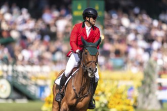 Jose Antonio Chedraui of Mexico, riding Haraminka P, competes in the first round of the 2025 BMO