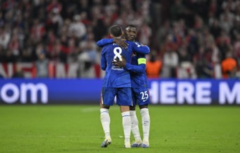 Enzo Fernandez Chelsea FC The Blues (08) has to leave the pitch and hands over the captain's