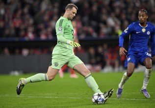 Goalkeeper Manuel Neuer FC Bayern Munich FCB (01) Action on the ball Joao Pedro Chelsea FC The