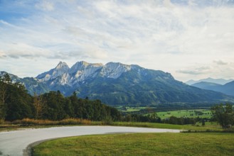 Admonter Reichensteingruppe in sunlight, Weng im Gesäuse, Styria, Austria