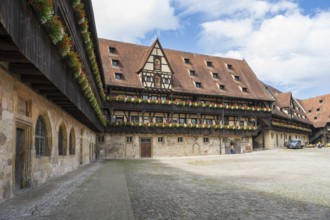 Flowers on the arcades, Old Court, inner courtyard, UNESCO World Heritage Site, Bamberg, Upper