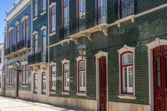 House in the old town centre, tiled, in the village of Vila Real de Santo António, on the border