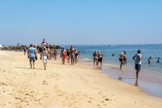 Kilometre-long beach Praia da Ilha de Tavira, on the island off Tavira, partly managed, Algarve,