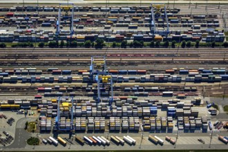 KTL Kombo-Terminal Ludwigshafen, container terminal, logistics, container loading, container,