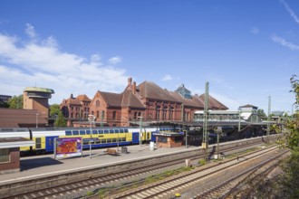 Harburg railway station with local train and platform, Harburg, Hamburg, Germany