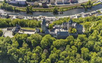 Aerial view, Altena Castle, Fritz-Thomee-Straße, River Lenne, Altena, Sauerland, Märkischer Kreis,