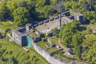 Aerial view, Arnsberg castle ruins, east tower, Arnsberg, Sauerland, Hochsauerlandkreis, North