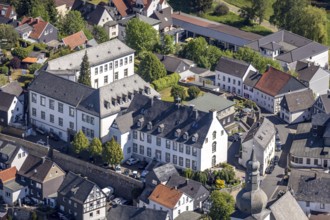 Aerial view, Deinstgebäude Rathaus Schlosstraße, Arnsberg, Sauerland, Hochsauerlandkreis, North