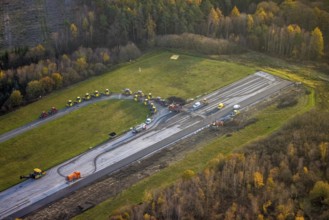 Aerial photo, Arnsberg Menden airfield, Arnsberg airfield gets a new runway, EDLA, Voßwinkel,