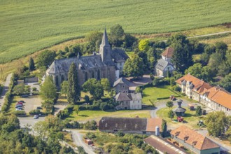 Ölinghausen Monastery, monastery building inhabited by the Sisters of St. Mary Magdalene Postel,