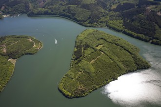 Aerial view, Gilberginsel, Biggesee, excursion boat on the Biggetalsperre, Attendorn, Sauerland,