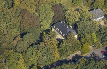 Aerial view, Sassendorf Castle with farm buildings, Sassendorf, Bad Sassendorf, Soest district,