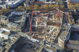 Construction site and new building for three-part commercial building complex Viktoria Karree,