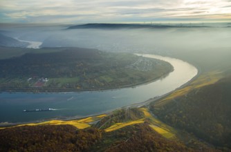 Filsen and Osterspai on the right bank of the Rhine, Rhine valley in autumn fog, Boppard, Rhine