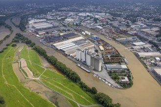 Aerial photo, Ruhr flood, flooding, Mülheim harbour, shipping canal, Speldorf, Mülheim an der Ruhr,