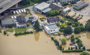 Aerial photo, Ruhr flood, flooding, Stiepel, city limits Bochum Hattingen, Ruhr area, North
