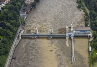 Aerial photo, Ruhr flood, flooding, Lake Baldeney weir Essen-Werden, Essen-Bredeney, Essen, Ruhr