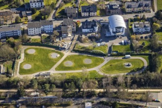 Aerial view, housing estate Marktweg with park, heliport, Rüdinghausen, Witten, Ruhr area, North