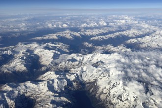 View from an altitude of 11000 metres to the Großglockner massif in the centre of the picture in