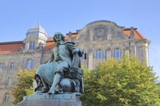 Otto von Guericke Fountain and monument to physicist Otto von Guericke, sculpture, New Town Hall,