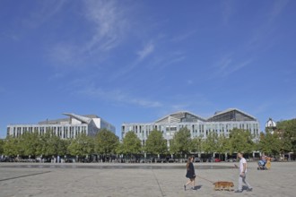 Water features and pedestrians, water fountains, Cathedral Square, Magdeburg, Saxony-Anhalt,