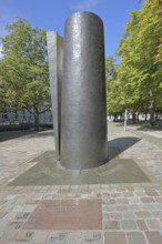 Citizens' memorial and base plate with inscription, Appeal, We are the people, political memorial