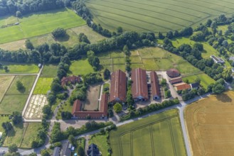 Aerial view, farm and riding stable, Am Jahenbrink, Holtum, Werl, Soester Börde, North