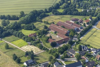 Aerial view, farm and riding stable, Am Jahenbrink, Holtum, Werl, Soester Börde, North