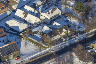 Aerial view, houses on the Westönner Bundesstraße, winter, snow, Westönnen, Werl, Soester Börde,