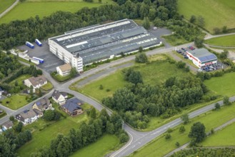 Aerial photo, Fahrradwerk Enik Gmbh, Autohaus Hunold, Wenden, Sauerland, North Rhine-Westphalia,