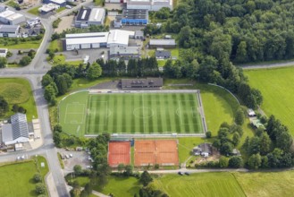 Aerial view, sports field and tennis courts in Hünsborn, Wenden, Sauerland, North Rhine-Westphalia,