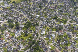 Aerial view, city centre view and Roman Catholic parish church of St. Kunibertus, Hünsborn, Wenden,