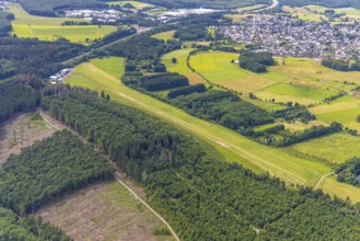 Aerial photo, Hünsborn airfield, Hünsborn, Wenden, Sauerland, North Rhine-Westphalia, Germany, DE,