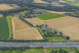 Aerial view, housing estate Massener Heide on the A1 motorway, Maßen, Unna, Ruhr area, North