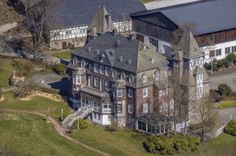 Aerial photo, Hotel and Castle Gevelinghausen, Gevelinghausen, Olsberg, Sauerland, North